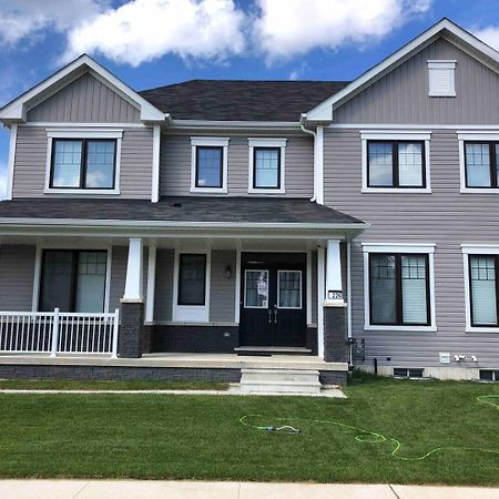 Large 5 Bedroom Newly Built Home Sleeps 12 Persons Thorold Exterior photo