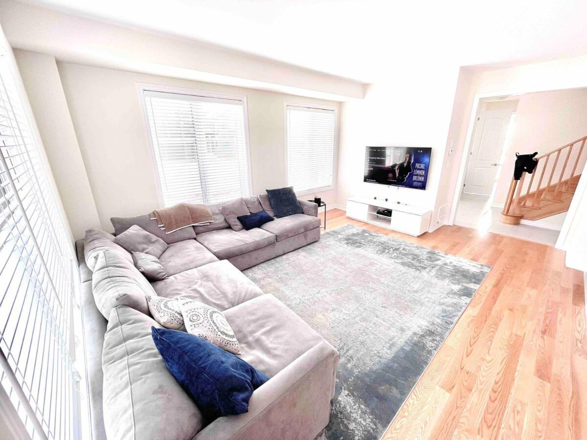 Large 5 Bedroom Newly Built Home Sleeps 12 Persons Thorold Exterior photo